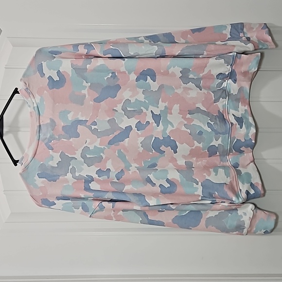 Sundry Abstract Camouflage Loungewear Top - Picture 4 of 8